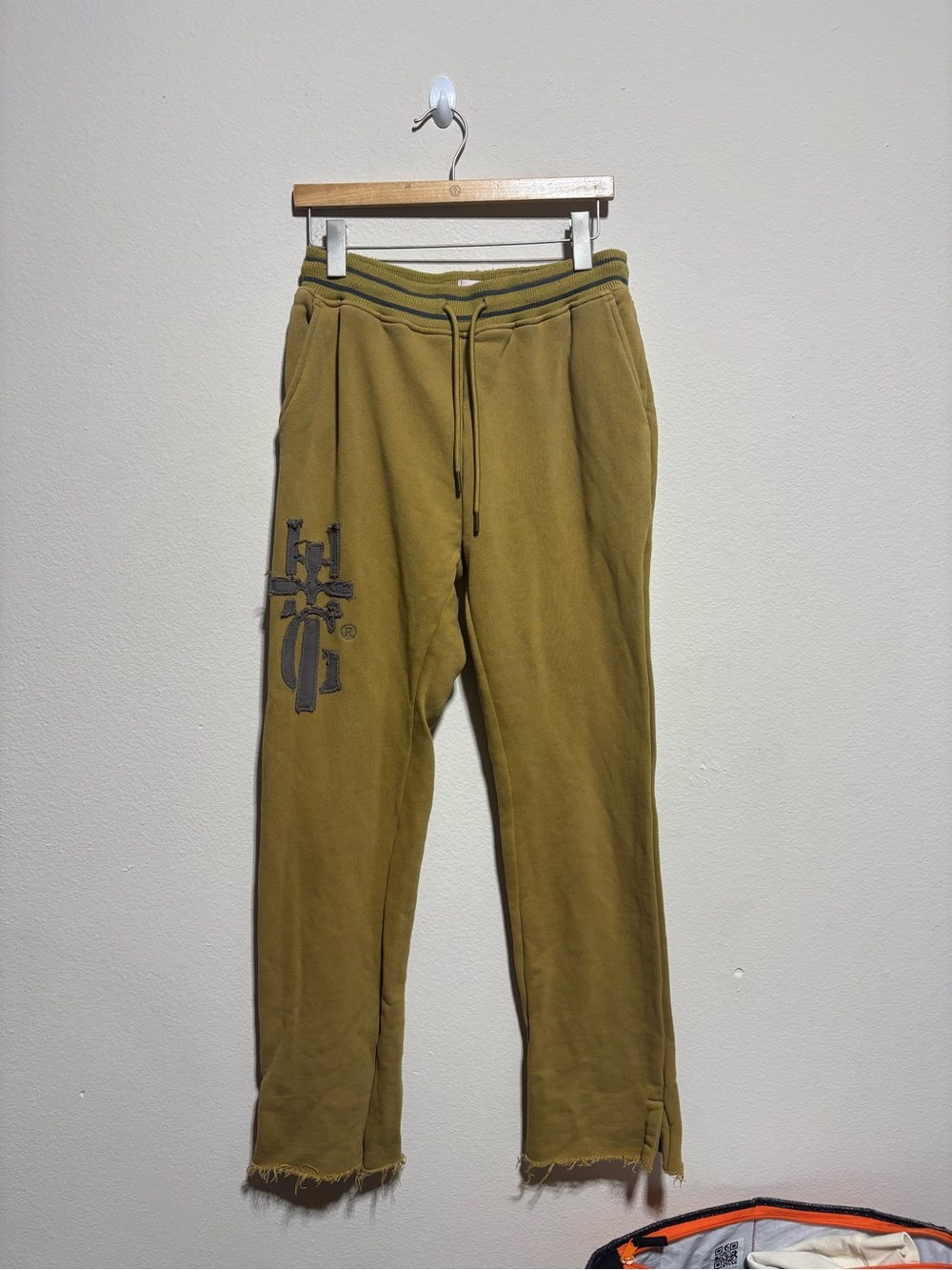 Olive Green Men’s Honor the Gift Jogger Sweatpants with Drawstring